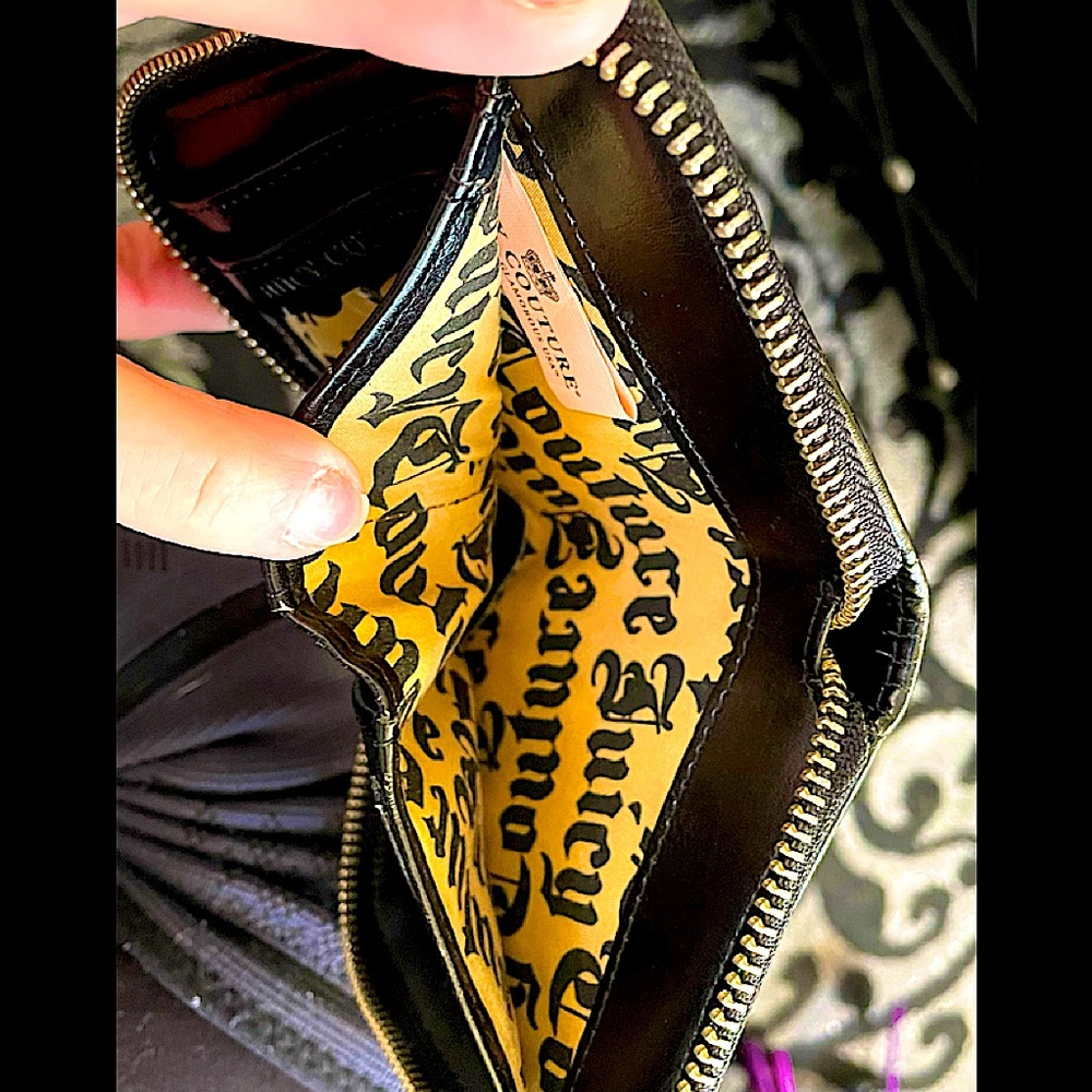 Juicy Couture Black, White, & Pink Wallet - Picture 3 of 7